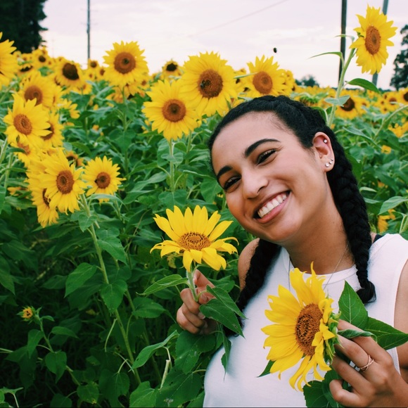 Meet your Posher, Rebecca - Picture 2 of 2